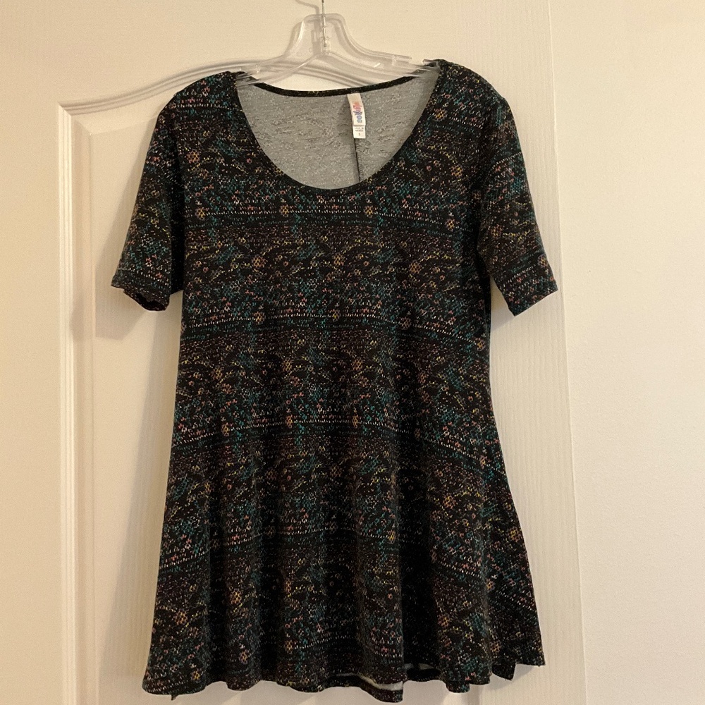 Lularoe cute multicolor, short sleeve shirt size small
